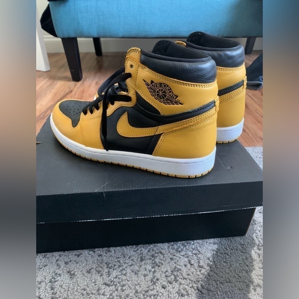 Nike Air Jordan 1 Retro High OG “Pollen”